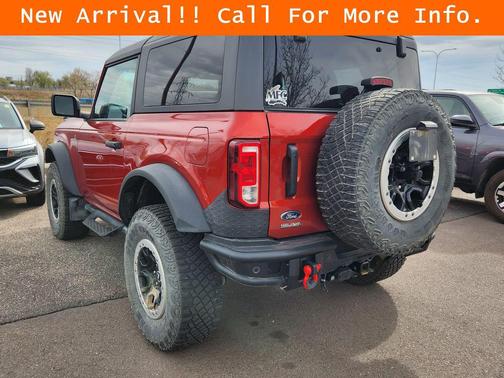 Hot Pepper Red Metallic Tinted Clearcoat 2023 Ford Bronco Black Diamond