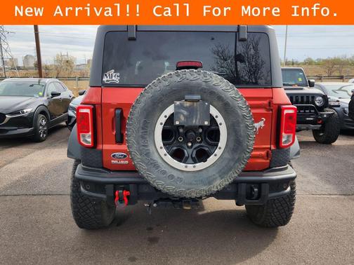 Hot Pepper Red Metallic Tinted Clearcoat 2023 Ford Bronco Black Diamond