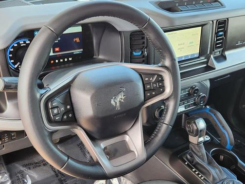 Hot Pepper Red Metallic Tinted Clearcoat 2023 Ford Bronco Black Diamond