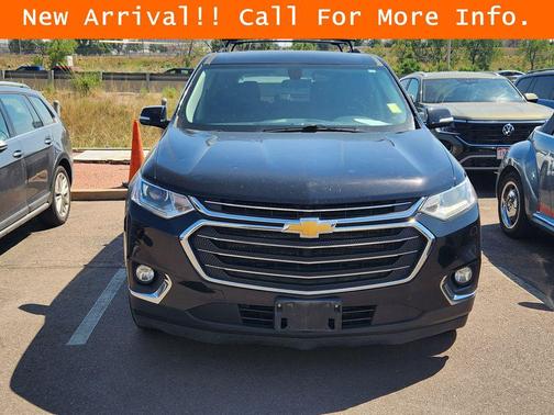 Mosaic Black Metallic 2019 Chevrolet Traverse LT Cloth