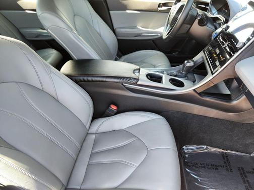 Midnight Black Metallic 2021 Toyota Avalon Hybrid XLE Plus