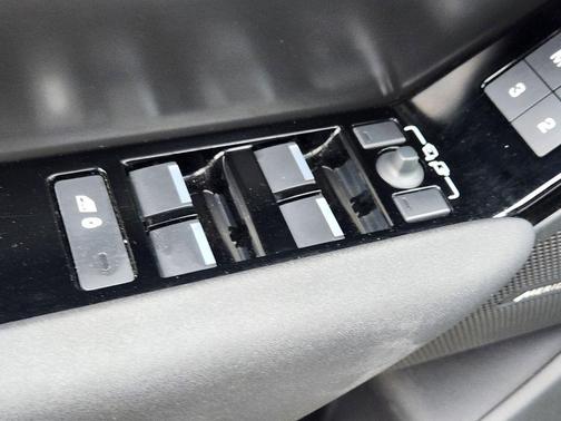 2025 Land Rover Range Rover Velar P250 SE R-Dynamic