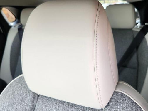 Snowflake White Pearl Mica 2026 Mazda CX-30 2.5 S