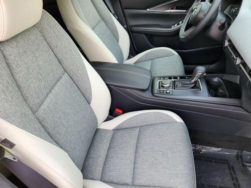 Snowflake White Pearl Mica 2026 Mazda CX-30 2.5 S