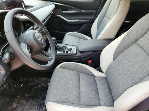 Snowflake White Pearl Mica 2026 Mazda CX-30 2.5 S