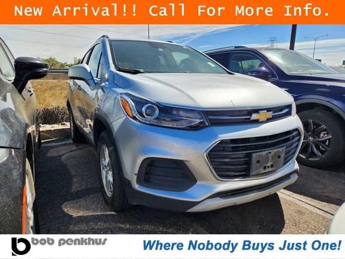 Silver Ice Metallic 2019 Chevrolet Trax LT