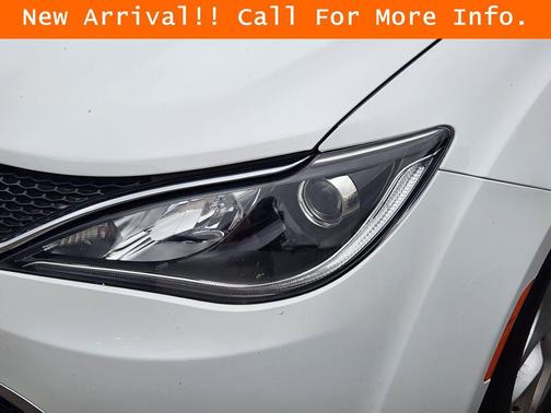 Bright White Clearcoat 2020 Chrysler Pacifica Limited