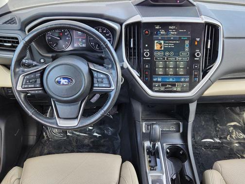Crystal White Pearl 2023 Subaru Ascent Limited 7-Passenger