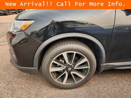 Magnetic Black Pearl 2020 Nissan Rogue SL