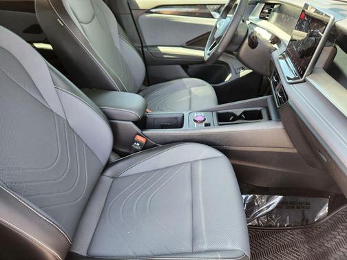 Blue 2025 Volkswagen Tiguan 2.0T SE R-Line Black 4MOTION