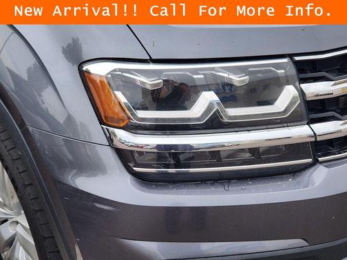 Platinum Gray Metallic 2018 Volkswagen Atlas 3.6L SEL Premium