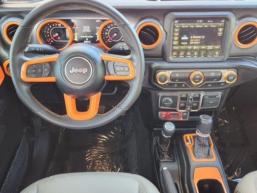 Black Clearcoat 2022 Jeep Gladiator Mojave 4x4