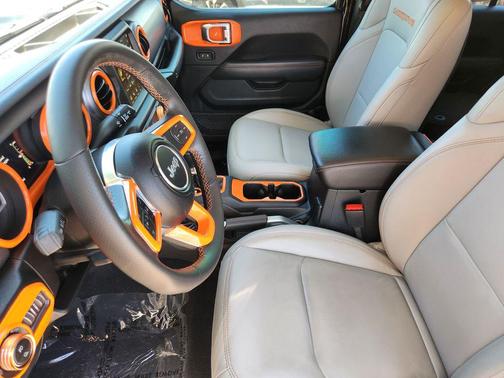 Black Clearcoat 2022 Jeep Gladiator Mojave 4x4