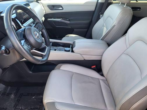 Obsidian Green Pearl 2023 Nissan Pathfinder SL 4WD