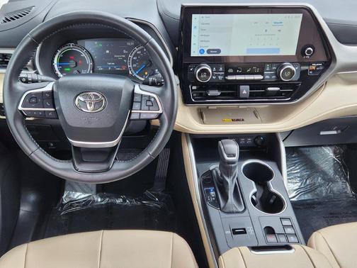 Cypress 2025 Toyota Highlander Hybrid XLE