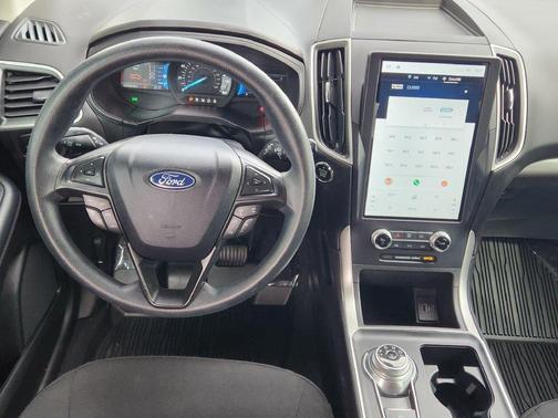 Agate Black Metallic 2024 Ford Edge SE