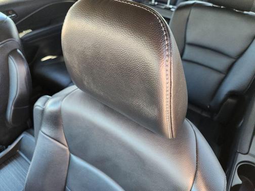 2022 Honda Pilot Touring 8-Passenger