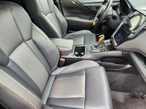 Crystal Black Silica 2024 Subaru Outback Wilderness