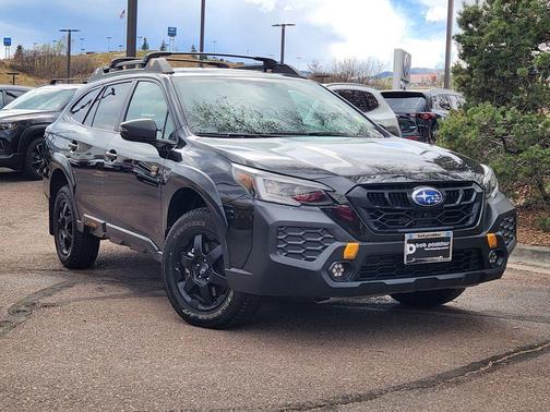 Crystal Black Silica 2024 Subaru Outback Wilderness