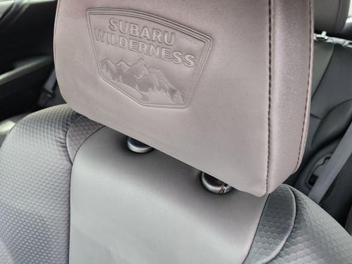 Crystal Black Silica 2024 Subaru Outback Wilderness