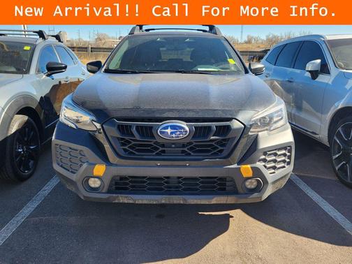 Crystal Black Silica 2024 Subaru Outback Wilderness