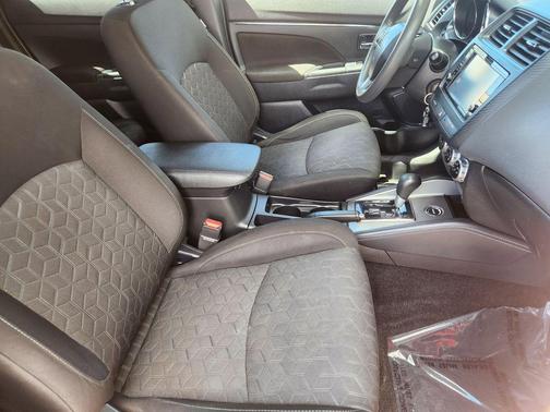 Red Diamond 2021 Mitsubishi Outlander Sport 2.0 ES