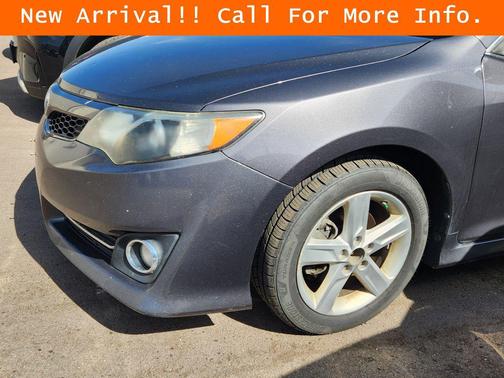 Magnetic Gray Metallic 2014 Toyota Camry SE