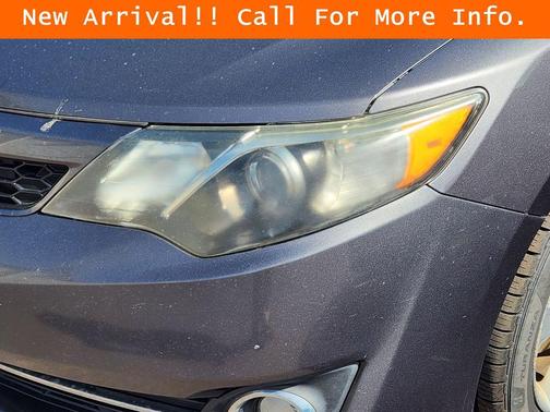 Magnetic Gray Metallic 2014 Toyota Camry SE