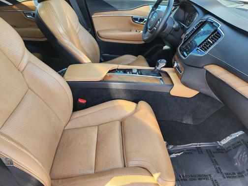 2019 Volvo XC90 T6 Inscription