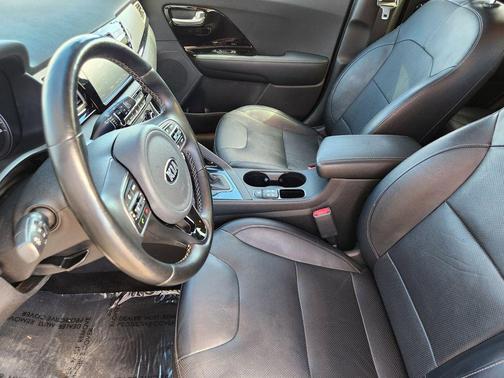 Aurora Black Pearl 2018 Kia Niro EX Premium