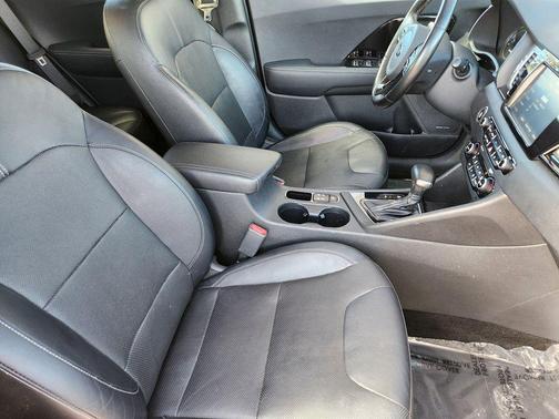 Aurora Black Pearl 2018 Kia Niro EX Premium