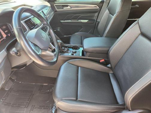 Pure White 2020 Volkswagen Atlas Cross Sport 3.6L V6 SEL 4MOTION