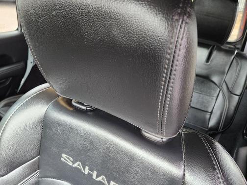 Earl Clearcoat 2023 Jeep Wrangler 4xe Sahara