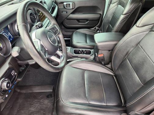 Earl Clearcoat 2023 Jeep Wrangler 4xe Sahara