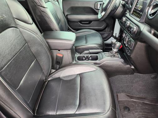 Earl Clearcoat 2023 Jeep Wrangler 4xe Sahara