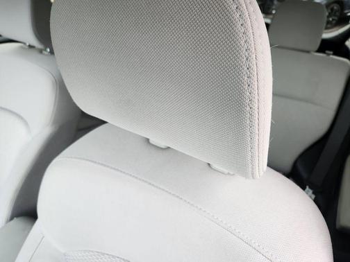 Crystal White Pearl 2017 Subaru Forester 2.5i Premium