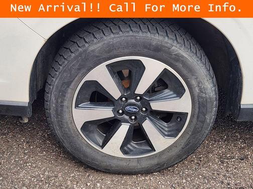 Crystal White Pearl 2017 Subaru Forester 2.5i Premium