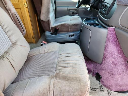 Oxford White Clearcoat 1998 Ford E250 Base