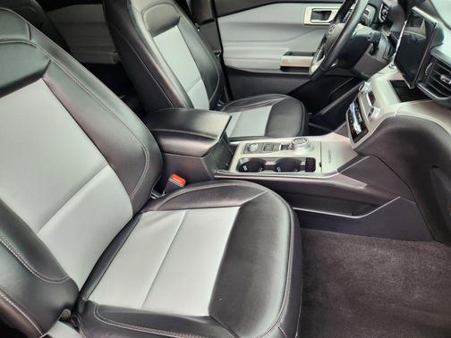 Carbonized Gray Metallic 2022 Ford Explorer XLT