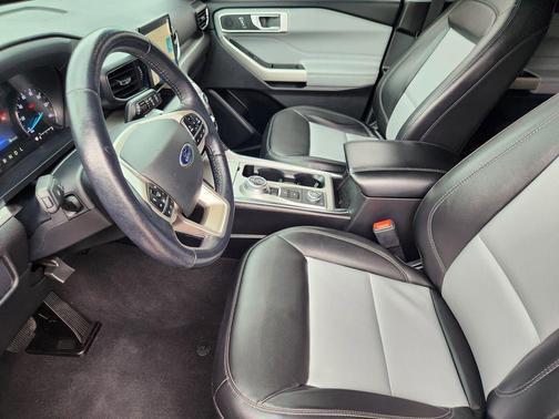 Carbonized Gray Metallic 2022 Ford Explorer XLT