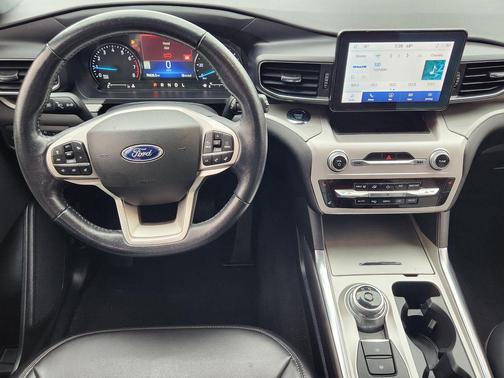 Carbonized Gray Metallic 2022 Ford Explorer XLT