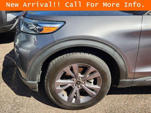 Carbonized Gray Metallic 2022 Ford Explorer XLT