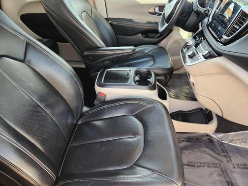 2022 Chrysler Pacifica Hybrid Touring L