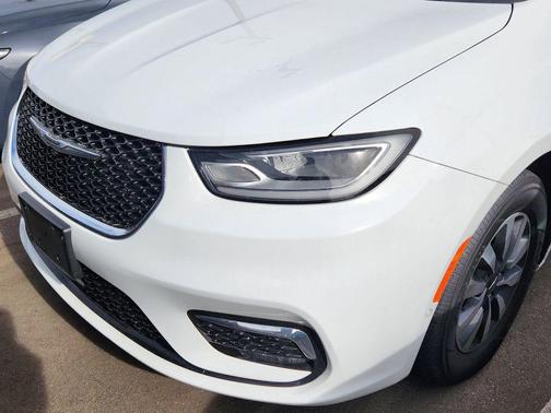 2022 Chrysler Pacifica Hybrid Touring L