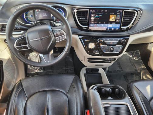 2022 Chrysler Pacifica Hybrid Touring L