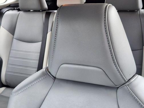 Silver Sky Metallic 2019 Toyota RAV4 XLE Premium