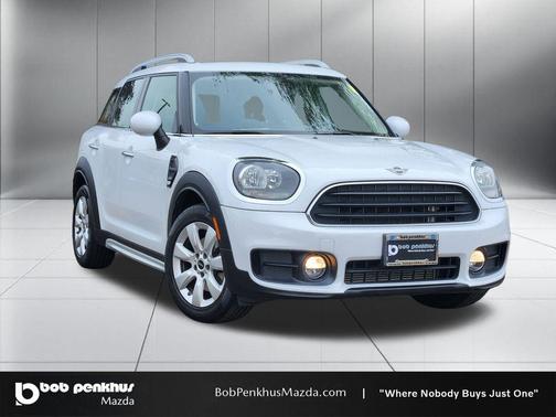 Light White 2019 MINI Countryman Cooper