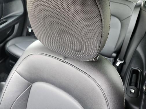 Light White 2019 MINI Countryman Cooper