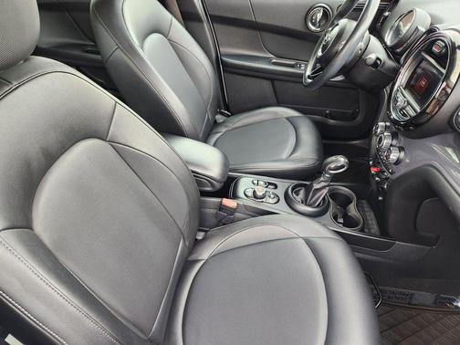 Light White 2019 MINI Countryman Cooper