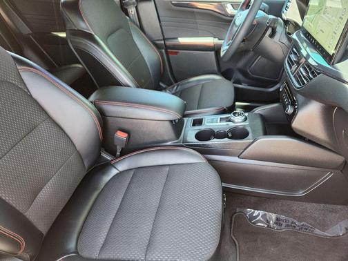 Silver Metallic 2024 Ford Escape ST-Line Select